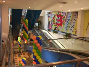 decorazioni anniversario in c.commerciale